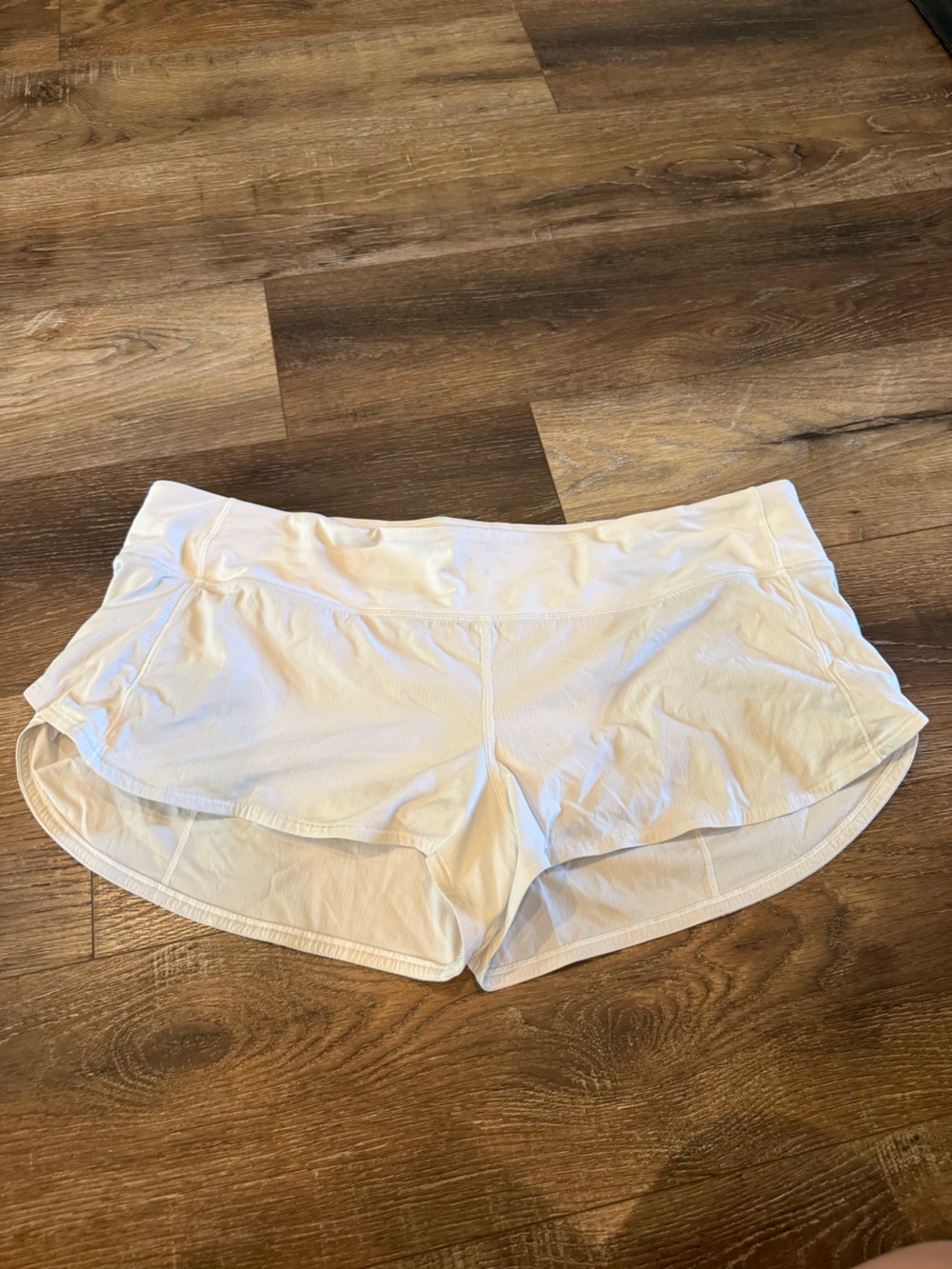 Lululemon Speed Up Low-Rise Shorts 2.5”